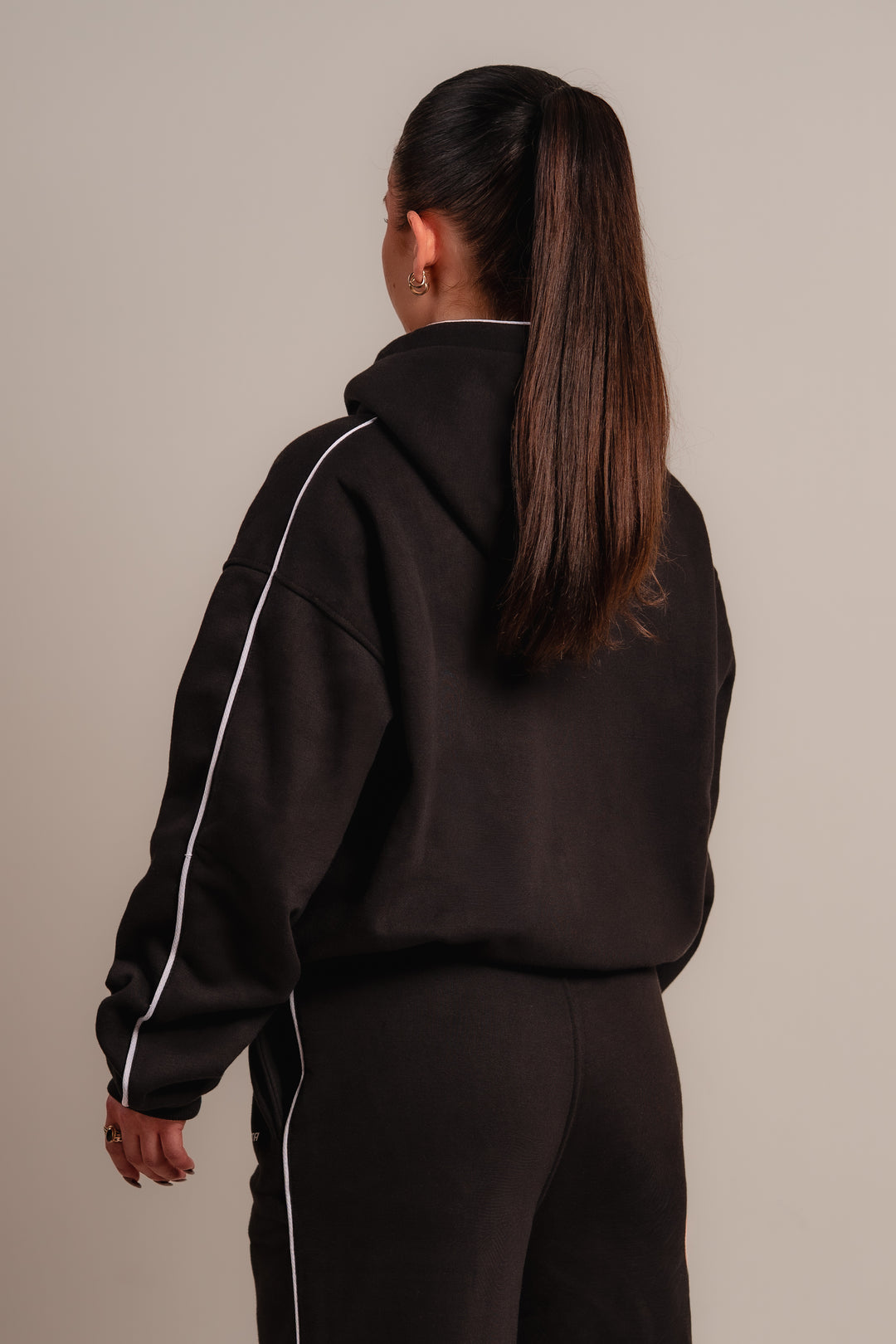 Axis Pullover Huppari - Pure Black
