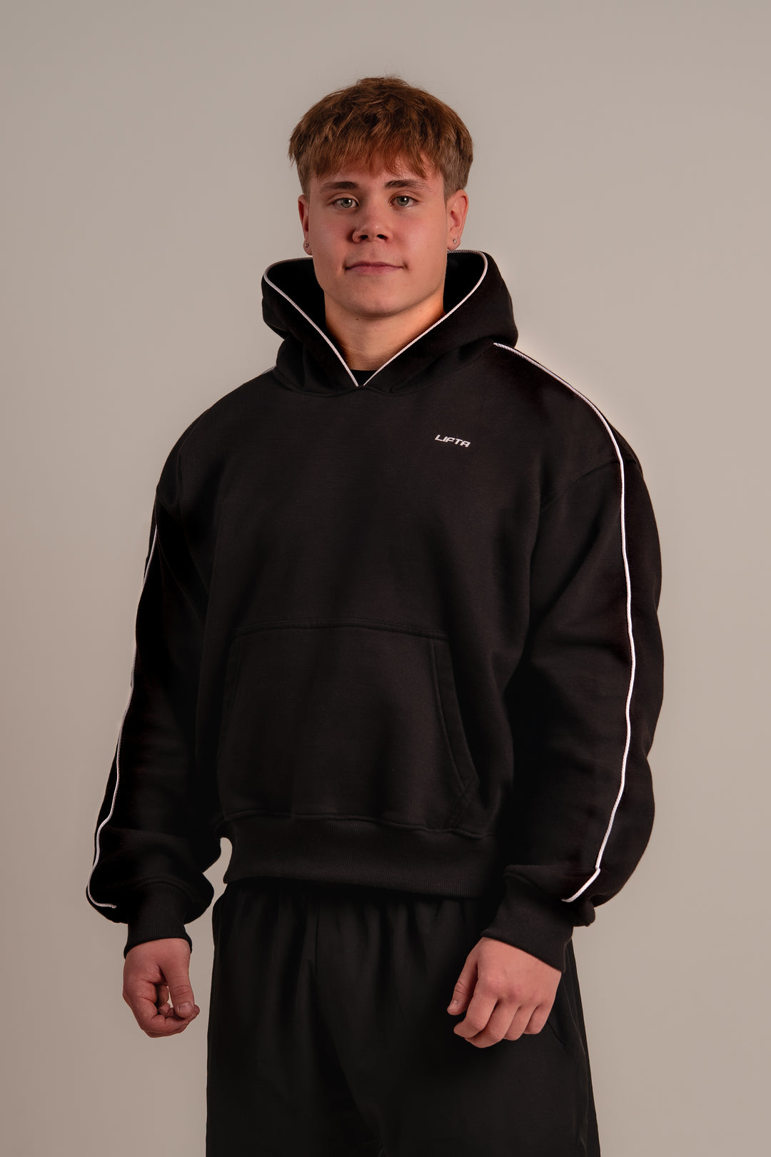 Axis Pullover Huppari - Pure Black