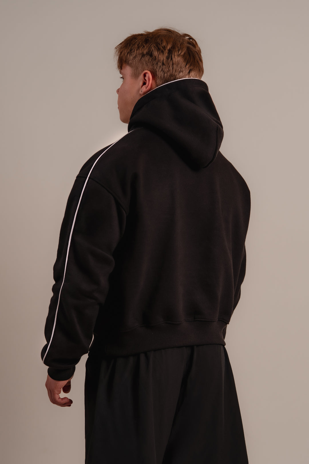 Axis Pullover Huppari - Pure Black